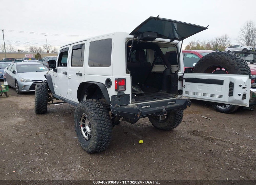 2018 JEEP WRANGLER JK UNLIMITED SAHARA 4X4 VIN: 1C4BJWEG9JL812489
