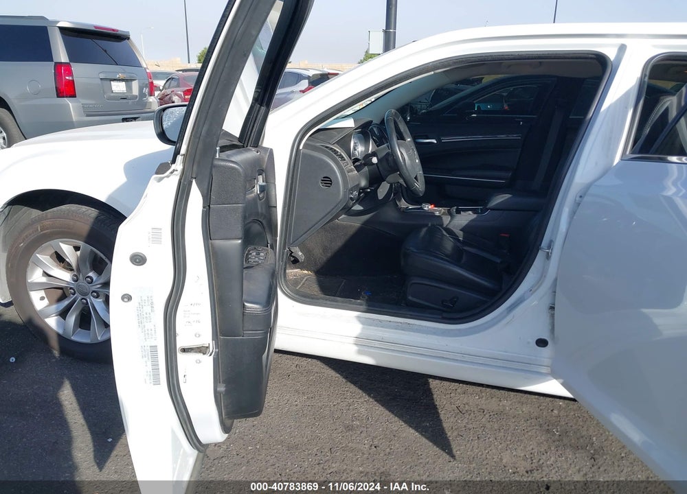 2016 CHRYSLER 300 LIMITED VIN: 2C3CCAAG8GH206912