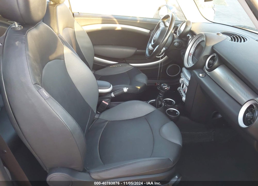 2007 MINI COOPER S VIN: WMWMF73577TL88883