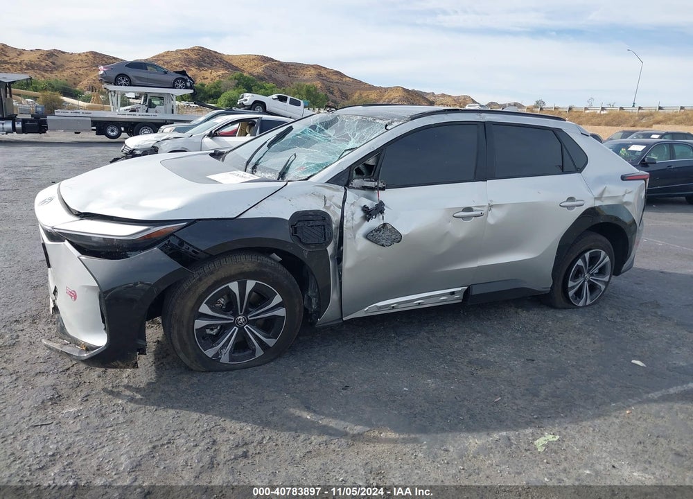 2024 TOYOTA BZ4X XLE VIN: JTMAAAAA3RA043091