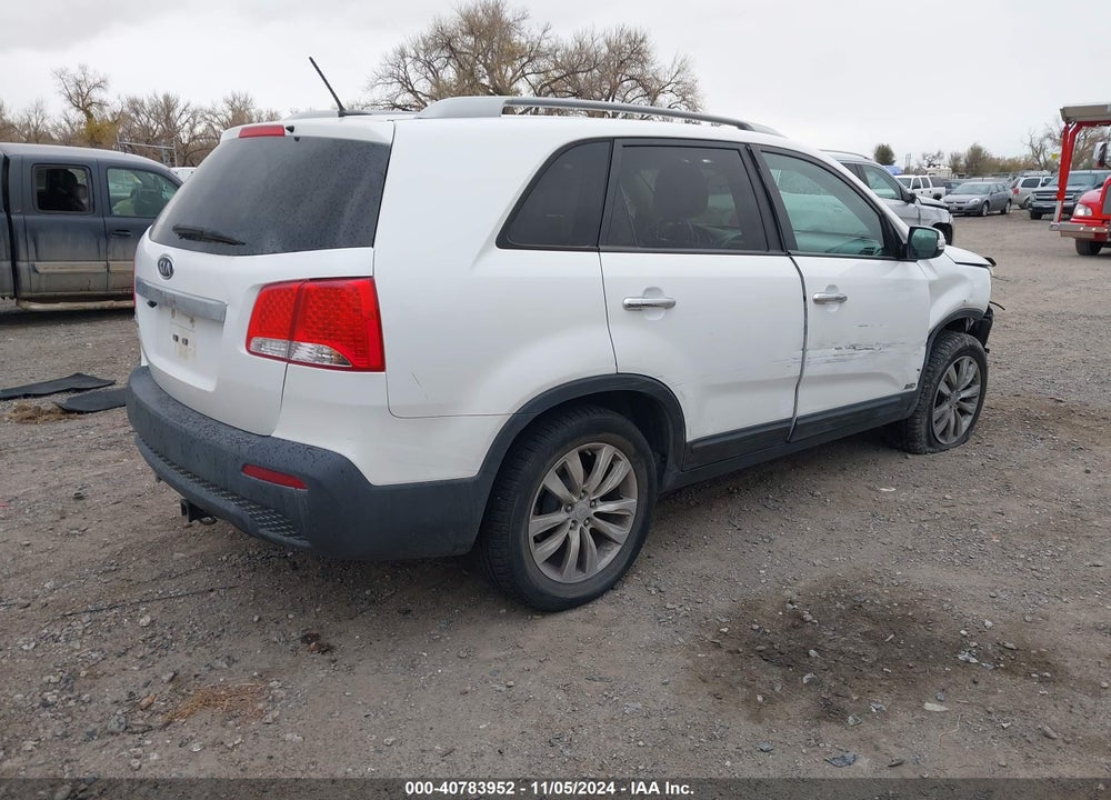 2011 KIA SORENTO LX V6 VIN: 5XYKTDA27BG178248