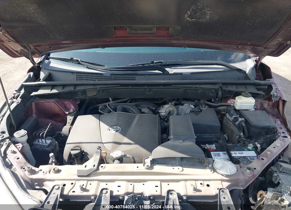 2019 TOYOTA HIGHLANDER XLE VIN: 5TDKZRFH2KS294095