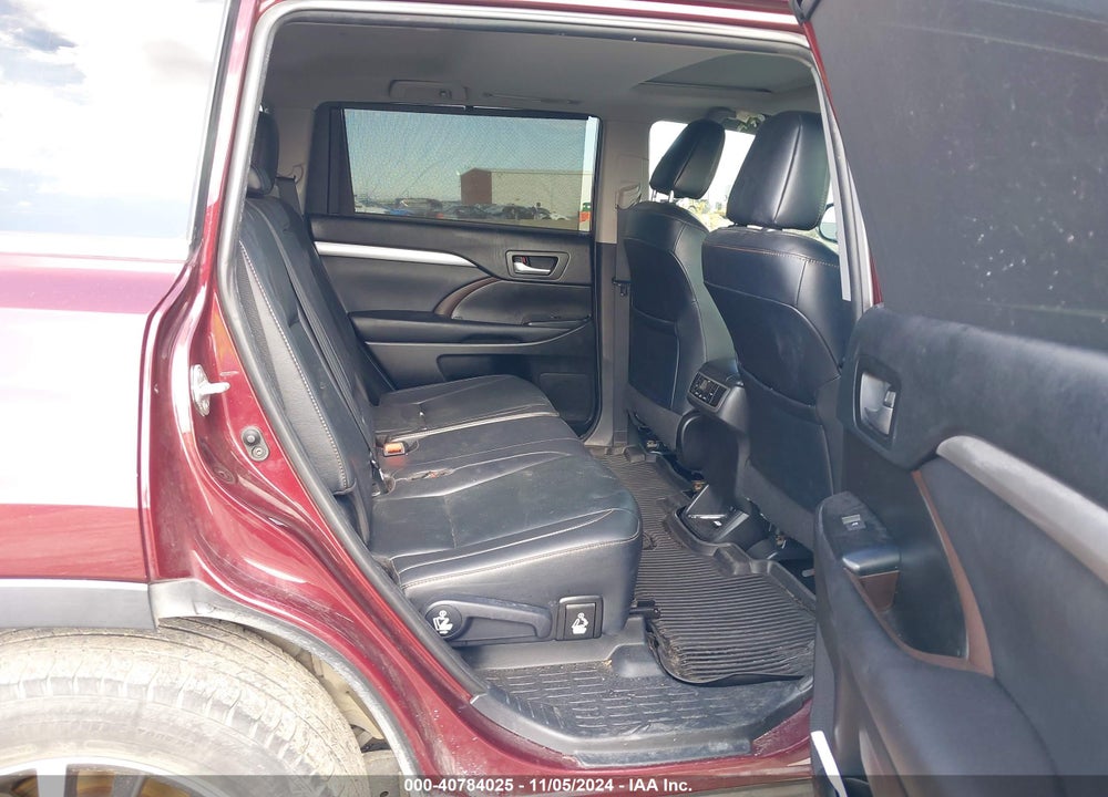 2019 TOYOTA HIGHLANDER XLE VIN: 5TDKZRFH2KS294095