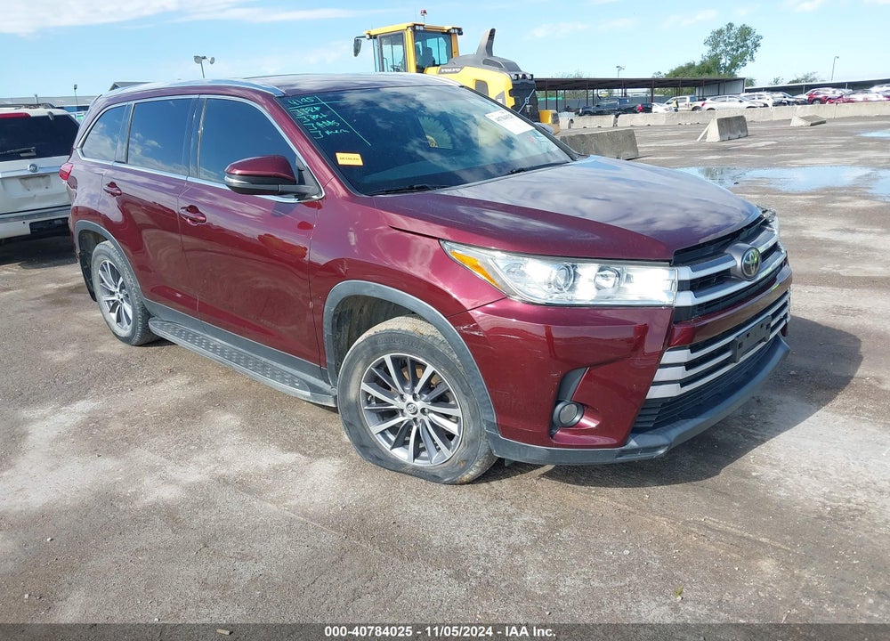 2019 TOYOTA HIGHLANDER XLE VIN: 5TDKZRFH2KS294095