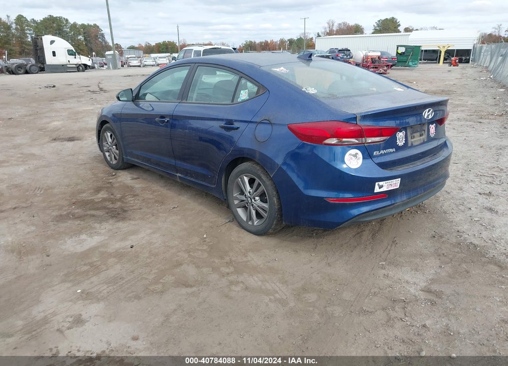 2017 HYUNDAI ELANTRA SE VIN: 5NPD84LF7HH120653