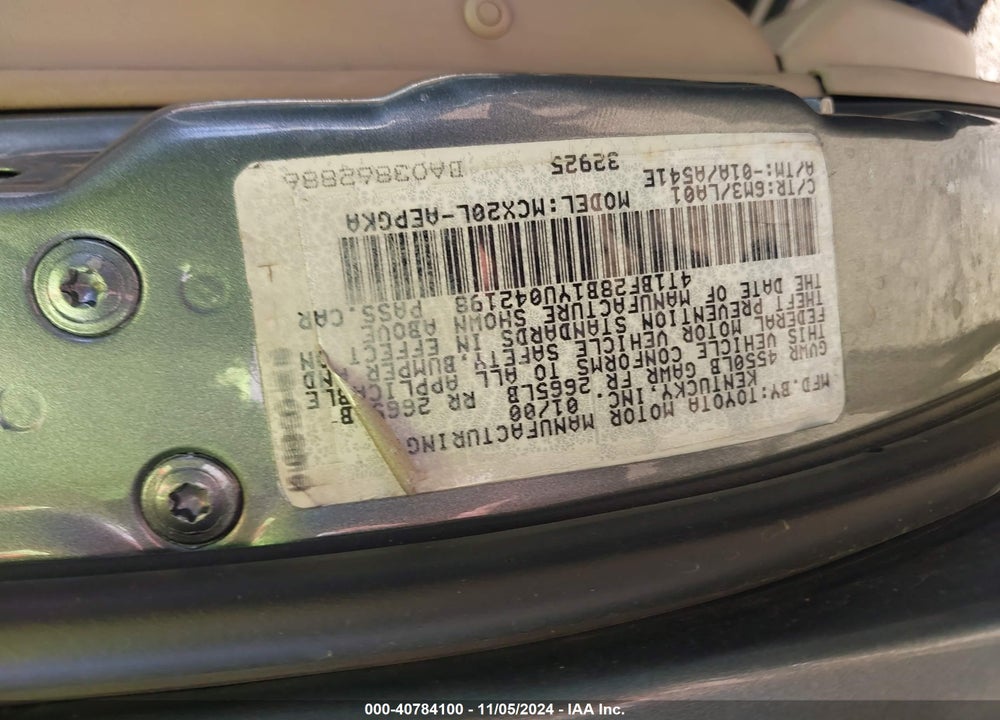 2000 TOYOTA AVALON XLS VIN: 4T1BF28B1YU042198