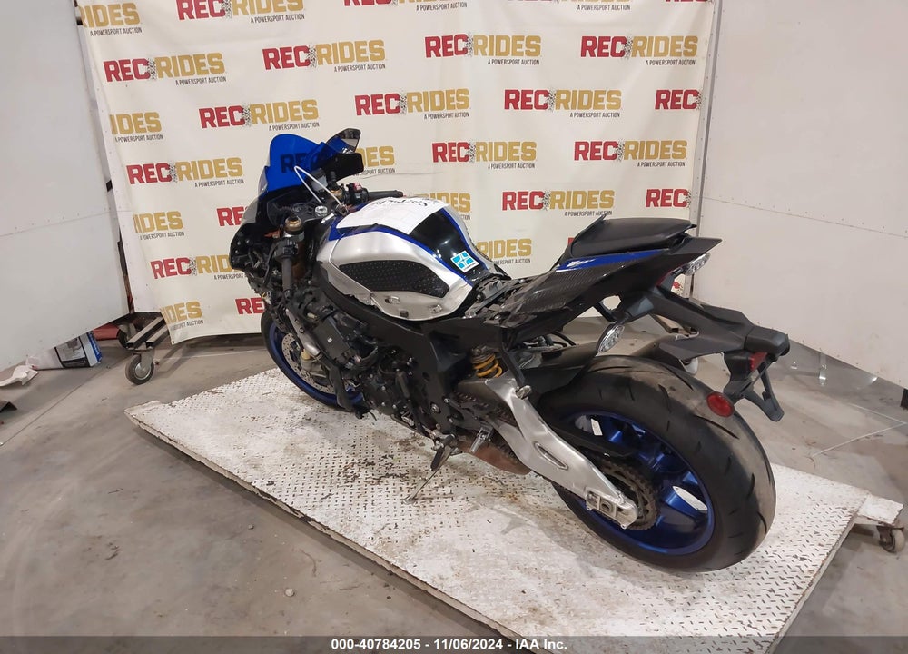 2022 YAMAHA YZFR1M VIN: JYARN67E9NA000539