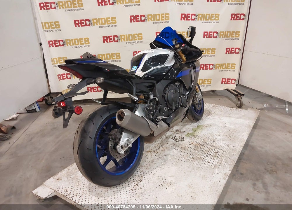 2022 YAMAHA YZFR1M VIN: JYARN67E9NA000539