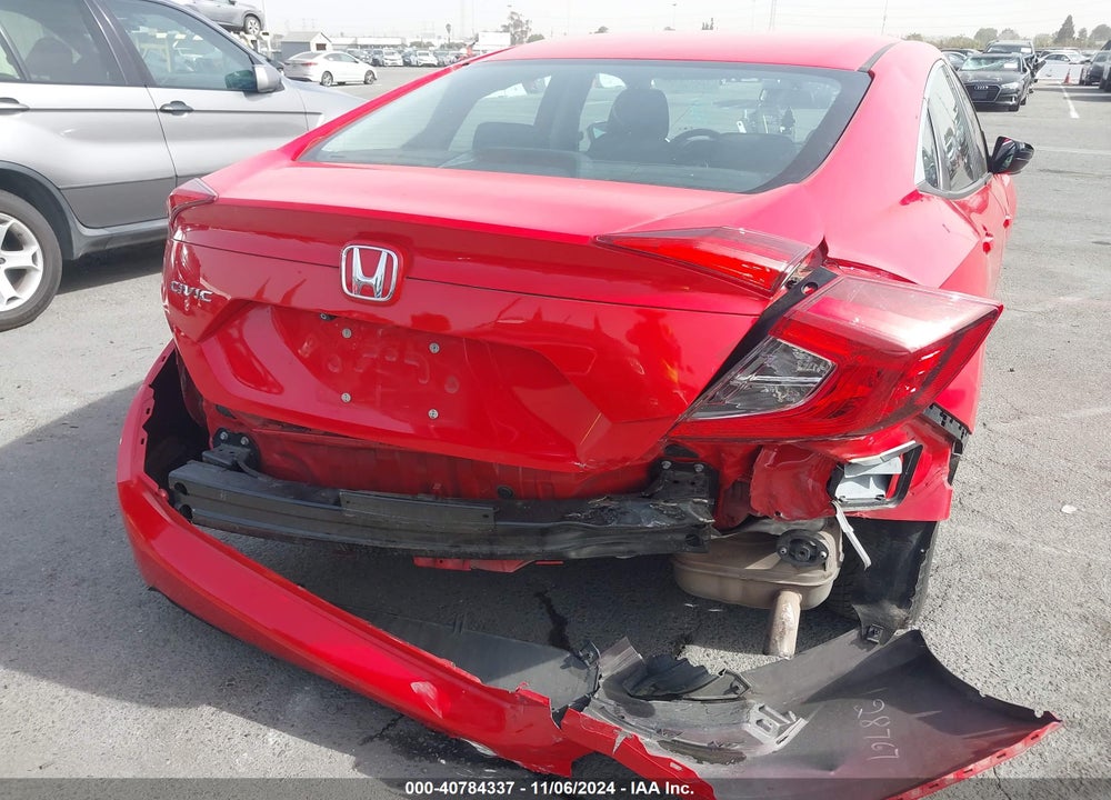 2018 HONDA CIVIC LX VIN: 2HGFC2F57JH538211