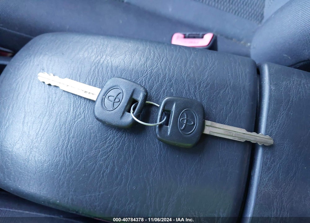 2005 TOYOTA RAV4 VIN: JTEHD20V950073918
