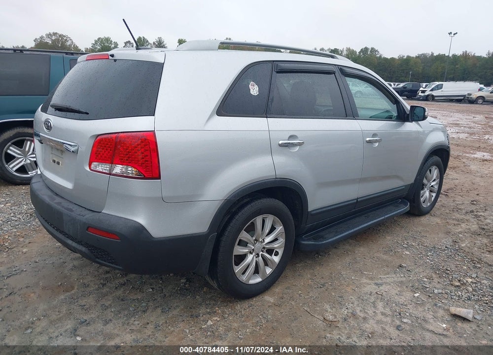 2011 KIA SORENTO LX VIN: 5XYKT3A14BG121085