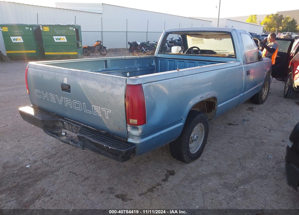 1988 CHEVROLET GMT-400 C1500 VIN: 1GCDC14Z5JE186176