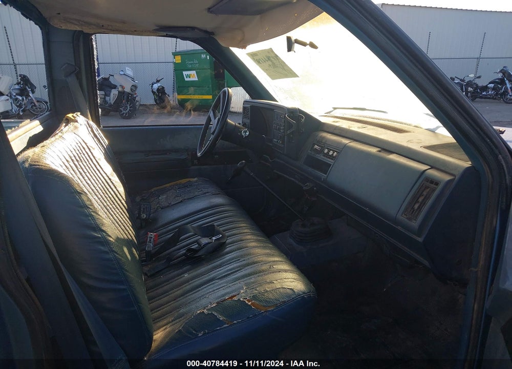 1988 CHEVROLET GMT-400 C1500 VIN: 1GCDC14Z5JE186176