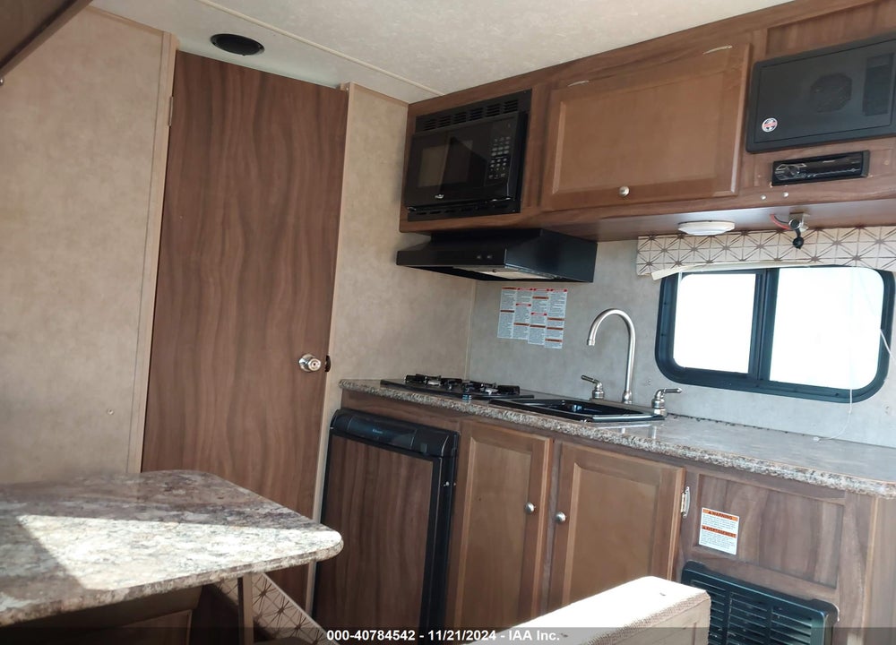 2017 FOREST RIVER COACHMEN VIKING 17FQ VIN: 5ZT2VWFC2HJ111684
