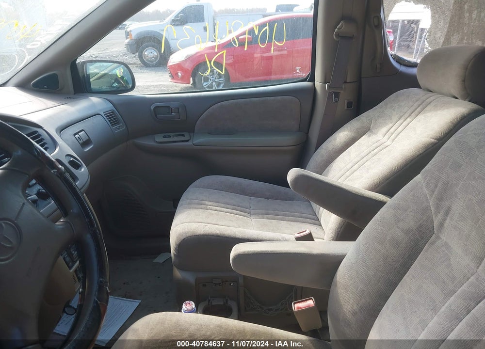 2001 TOYOTA SIENNA LE VIN: 4T3ZF13C51U403437