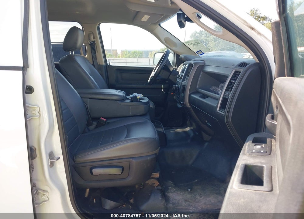 2019 RAM 1500 CLASSIC VIN: 1C6RR6ST4KS610389