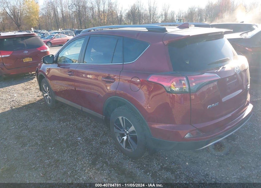 2018 TOYOTA RAV4 ADVENTURE/XLE VIN: JTMRFREV1JD255457