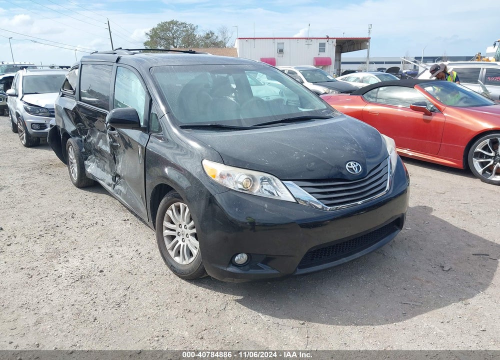 2011 TOYOTA SIENNA XLE V6 VIN: 5TDYK3DC7BS009166