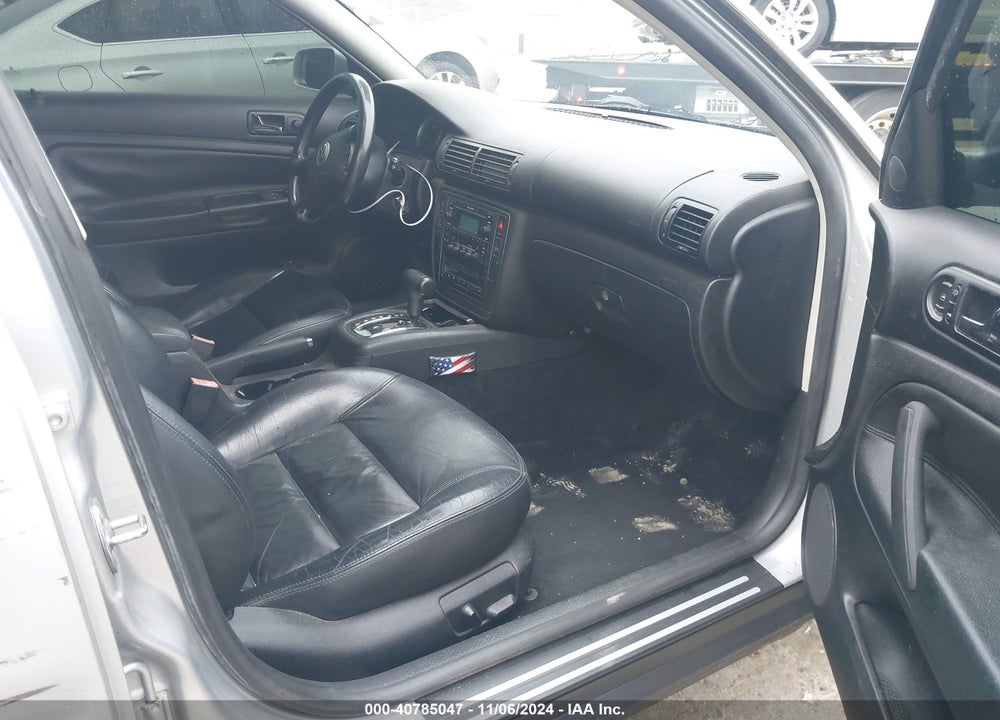2002 VOLKSWAGEN PASSAT GLX VIN: WVWYH63B72E252829