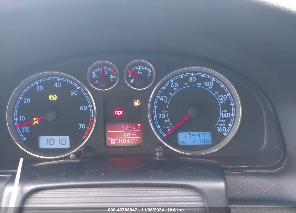 2002 VOLKSWAGEN PASSAT GLX VIN: WVWYH63B72E252829