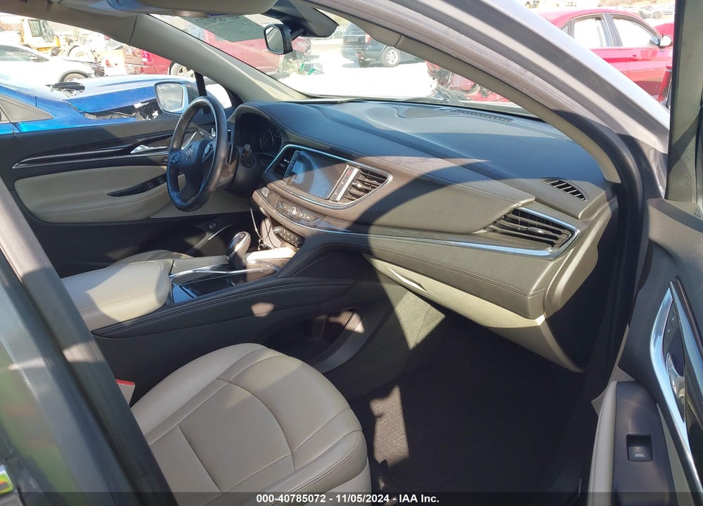 2018 BUICK ENCLAVE PREMIUM VIN: 5GAEVBKW8JJ137768