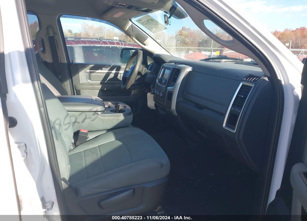 2017 RAM 1500 SLT 4X4 6'4 BOX VIN: 1C6RR7TT2HS784684