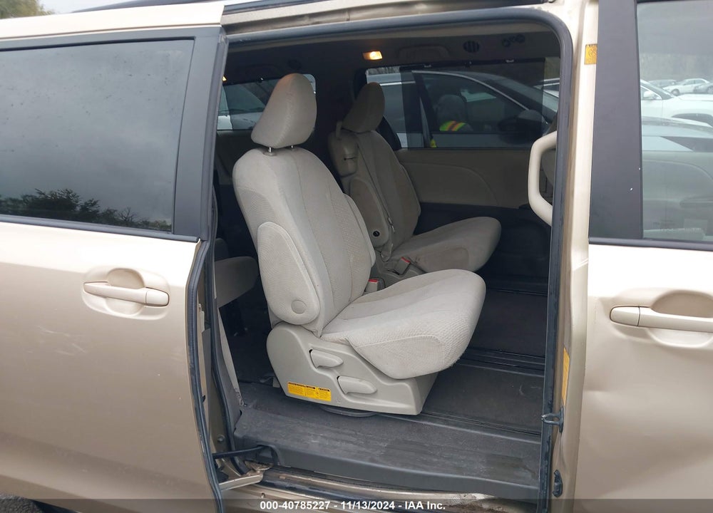 2011 TOYOTA SIENNA LE V6 VIN: 5TDKK3DC8BS061377