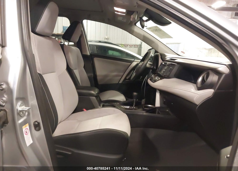 2017 TOYOTA RAV4 XLE VIN: 2T3WFREV5HW394510