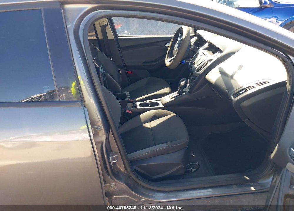 2014 FORD FOCUS SE VIN: 1FADP3K28EL330123