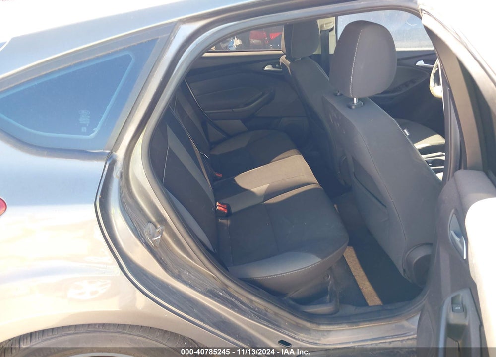 2014 FORD FOCUS SE VIN: 1FADP3K28EL330123