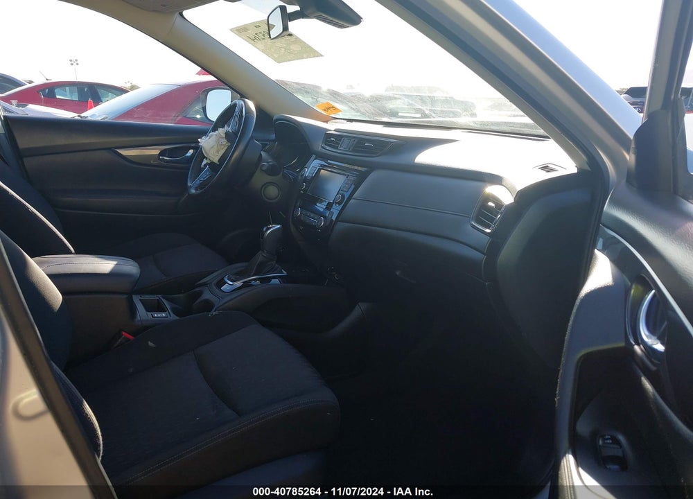2019 NISSAN ROGUE SV VIN: JN8AT2MT0KW262147