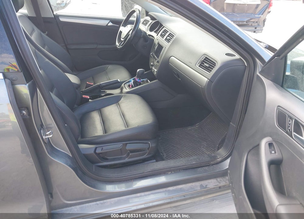 2017 VOLKSWAGEN JETTA 1.4T SE VIN: 3VWDB7AJ1HM409061