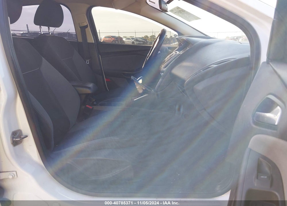 2014 FORD FOCUS SE VIN: 1FADP3K26EL150901