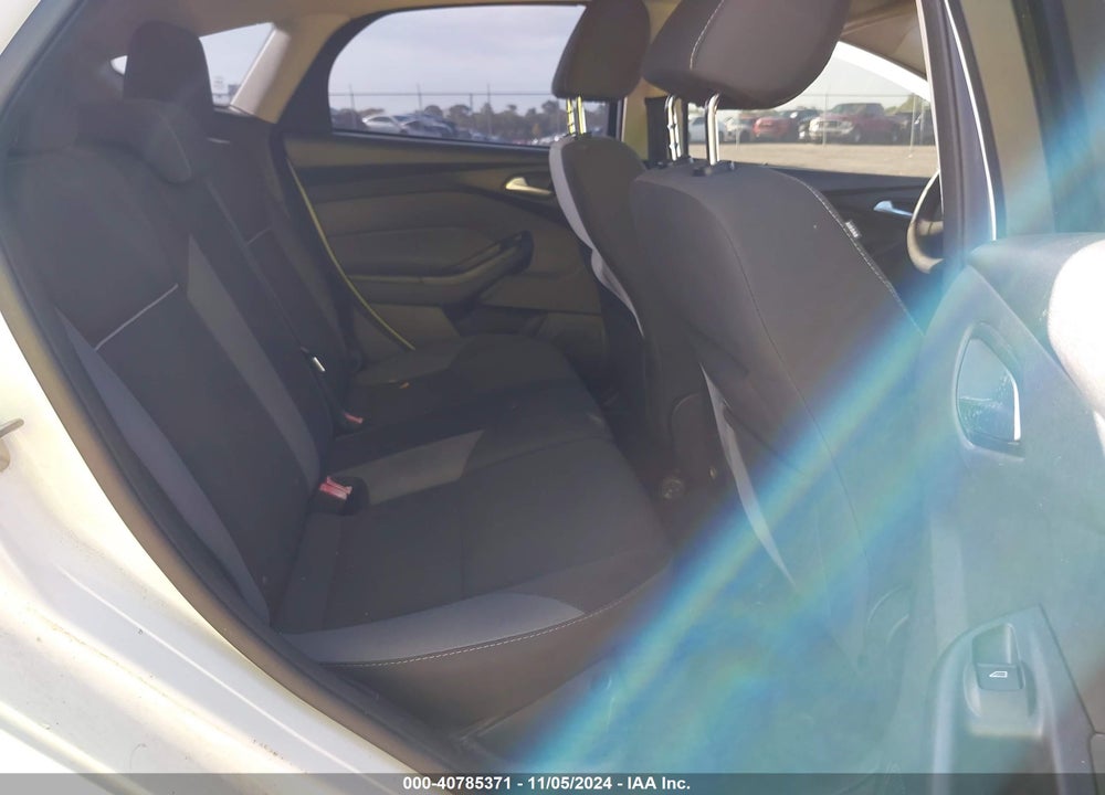 2014 FORD FOCUS SE VIN: 1FADP3K26EL150901