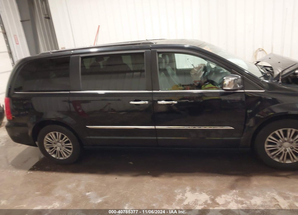 2016 CHRYSLER TOWN & COUNTRY VIN: 2C4RC1CG9GR246574