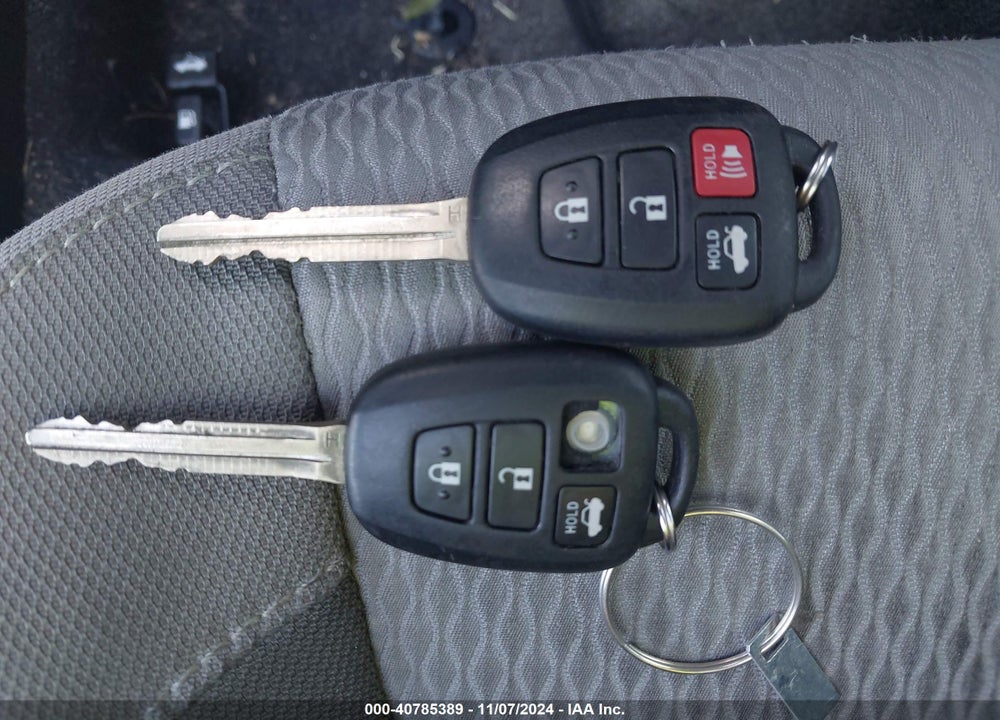 2019 TOYOTA COROLLA LE VIN: 2T1BURHE4KC155922
