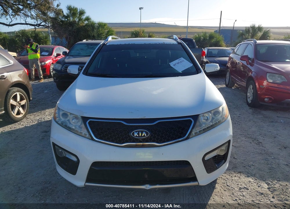 2011 KIA SORENTO SX V6 VIN: 5XYKW4A27BG136850