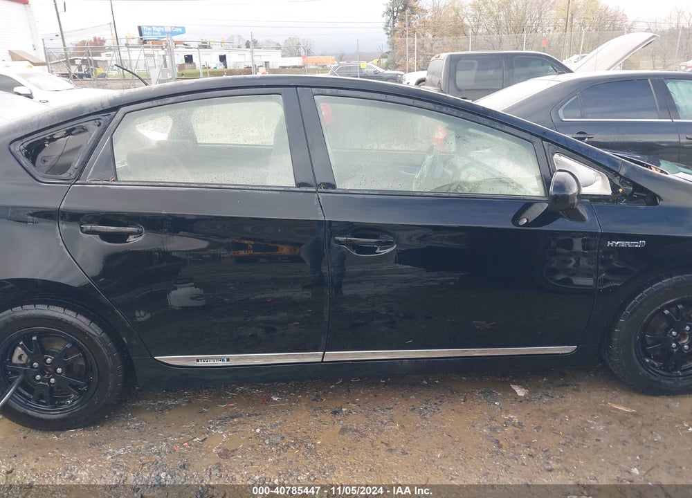 2014 TOYOTA PRIUS TWO VIN: JTDKN3DU2E1780397