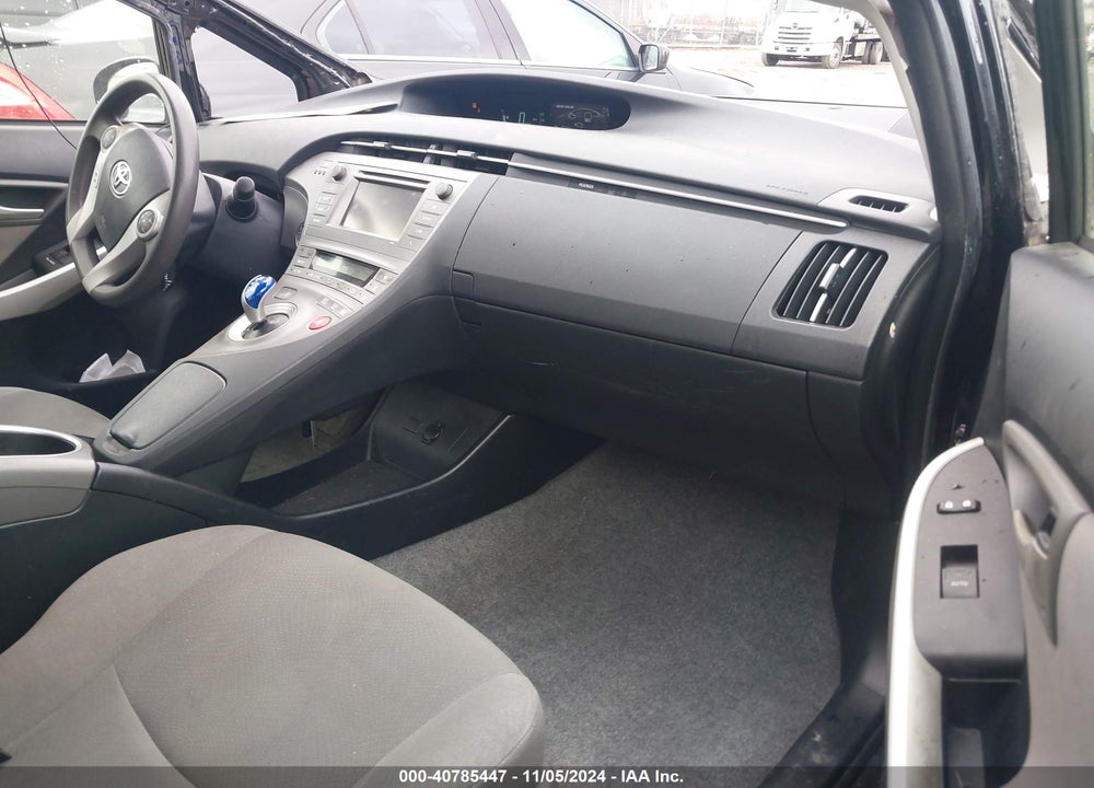 2014 TOYOTA PRIUS TWO VIN: JTDKN3DU2E1780397