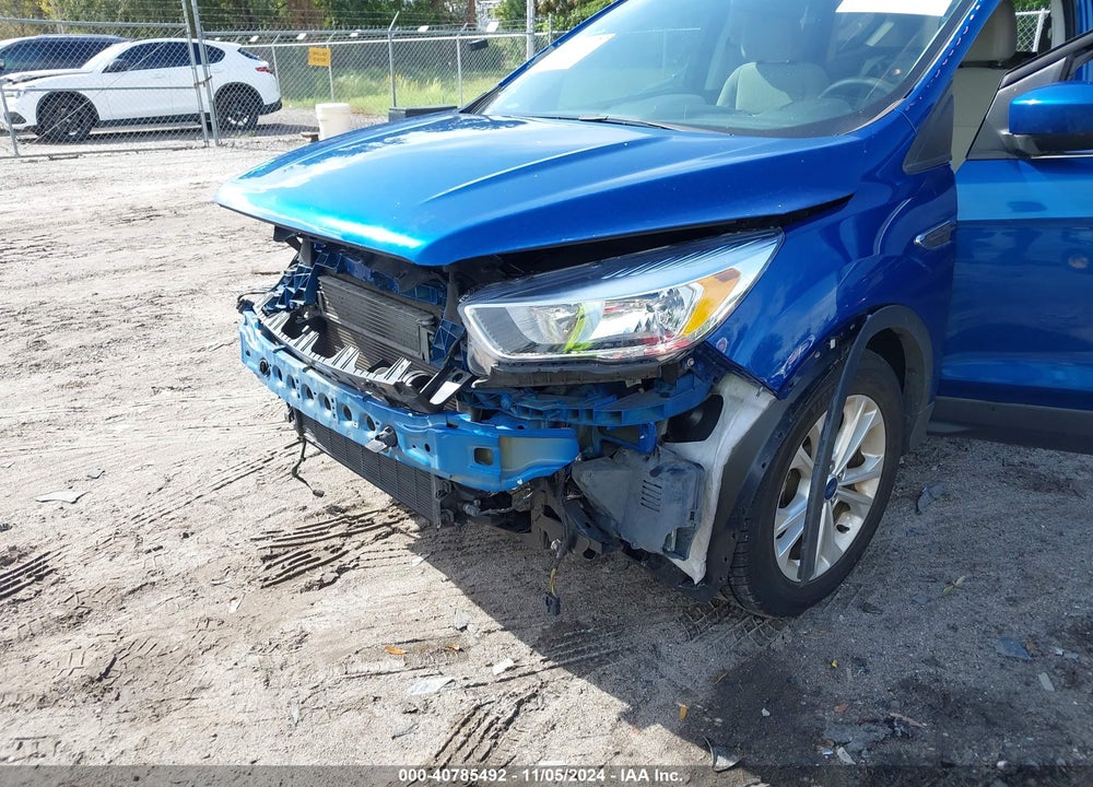 2017 FORD ESCAPE SE VIN: 1FMCU0GD2HUC31573