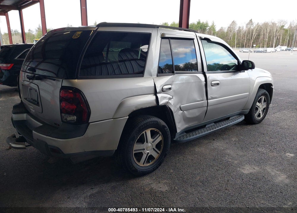 2005 CHEVROLET TRAILBLAZER LT VIN: 1GNDT13SX52332994