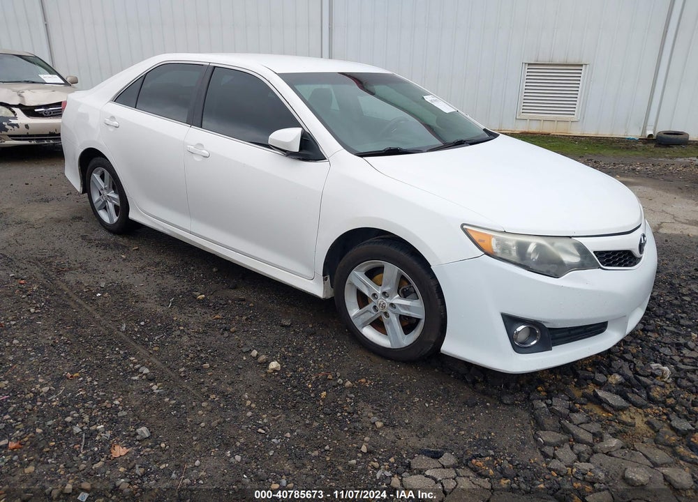2013 TOYOTA CAMRY SE VIN: 4T1BF1FK1DU662802