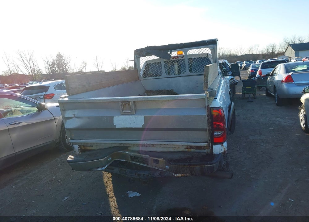 2006 CHEVROLET SILVERADO 2500HD WORK TRUCK VIN: 1GCHK24U56E152857