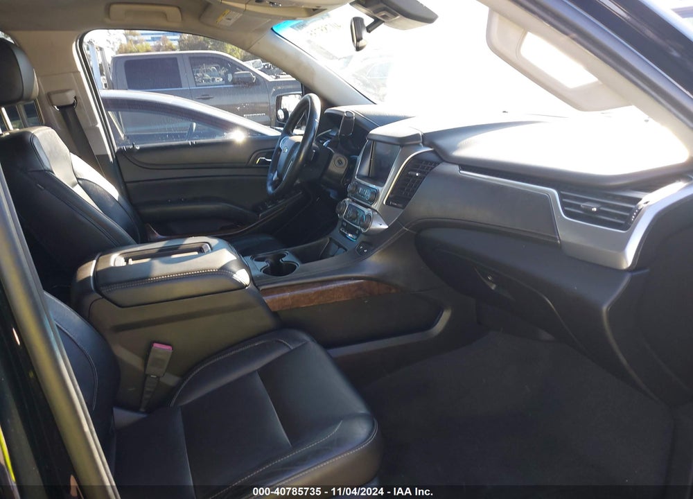 2019 CHEVROLET SUBURBAN LT VIN: 1GNSCHKC5KR379833