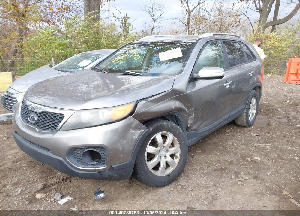 2011 KIA SORENTO LX VIN: 5XYKT3A14BG170836