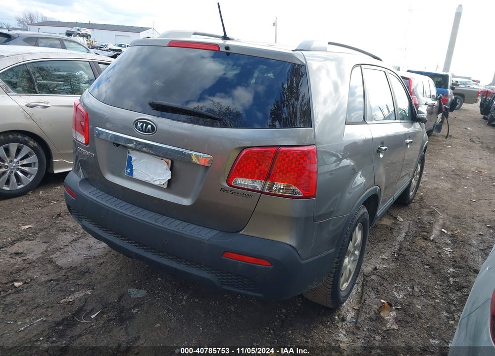 2011 KIA SORENTO LX VIN: 5XYKT3A14BG170836