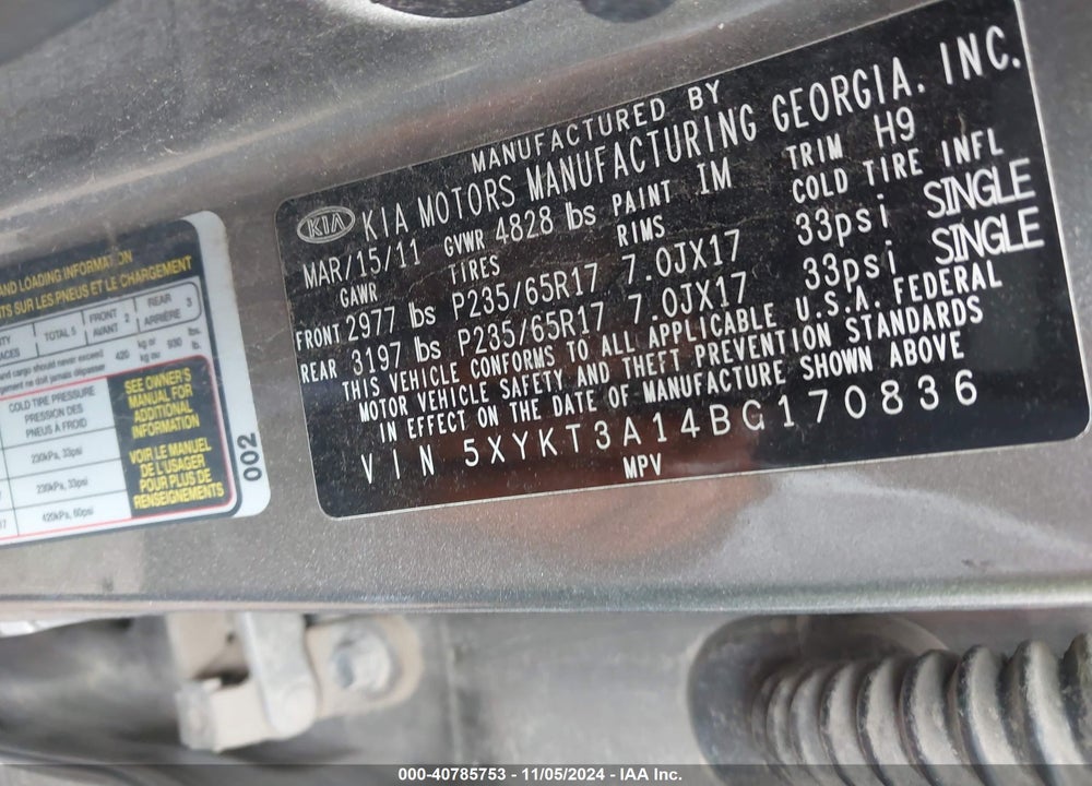 2011 KIA SORENTO LX VIN: 5XYKT3A14BG170836