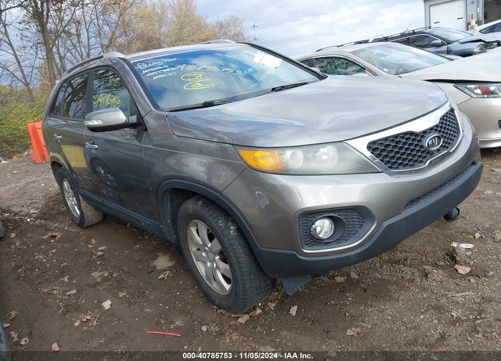 2011 KIA SORENTO LX VIN: 5XYKT3A14BG170836