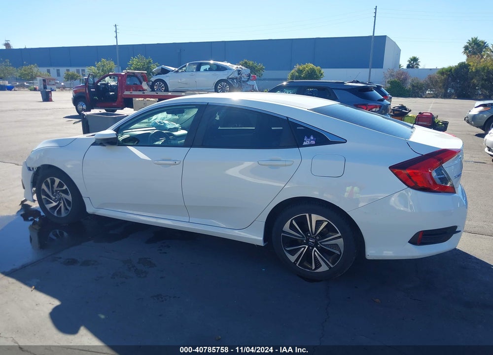 2018 HONDA CIVIC LX VIN: 2HGFC2F51JH558017
