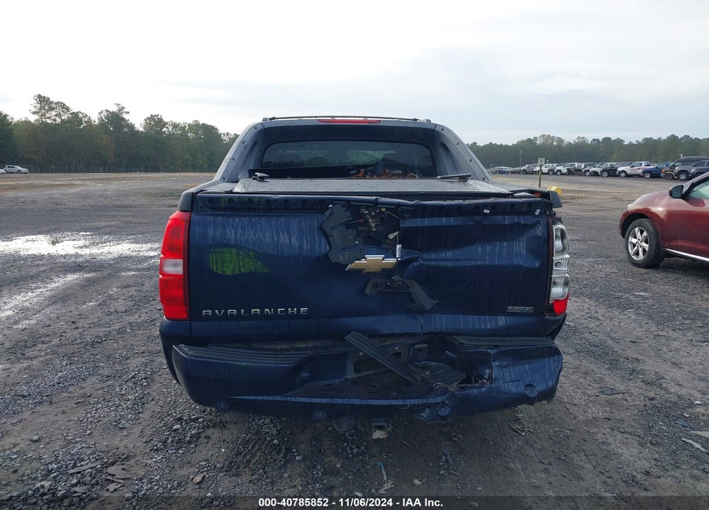 2011 CHEVROLET AVALANCHE 1500 LTZ VIN: 3GNTKGE33BG197836